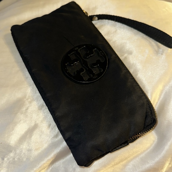 Tory Burch long Cell wallet wristlet - Picture 15 of 15
